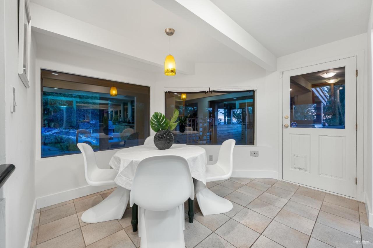 Cypress: Private Bedroom/Bathroom/Office, With Shared Pool, Hot Tub North Vancouver Zewnętrze zdjęcie