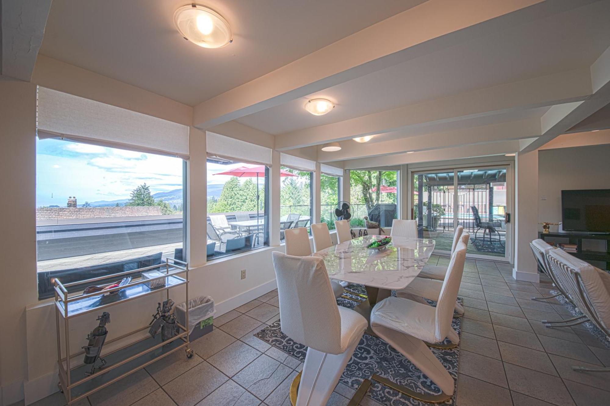 Cypress: Private Bedroom/Bathroom/Office, With Shared Pool, Hot Tub North Vancouver Zewnętrze zdjęcie