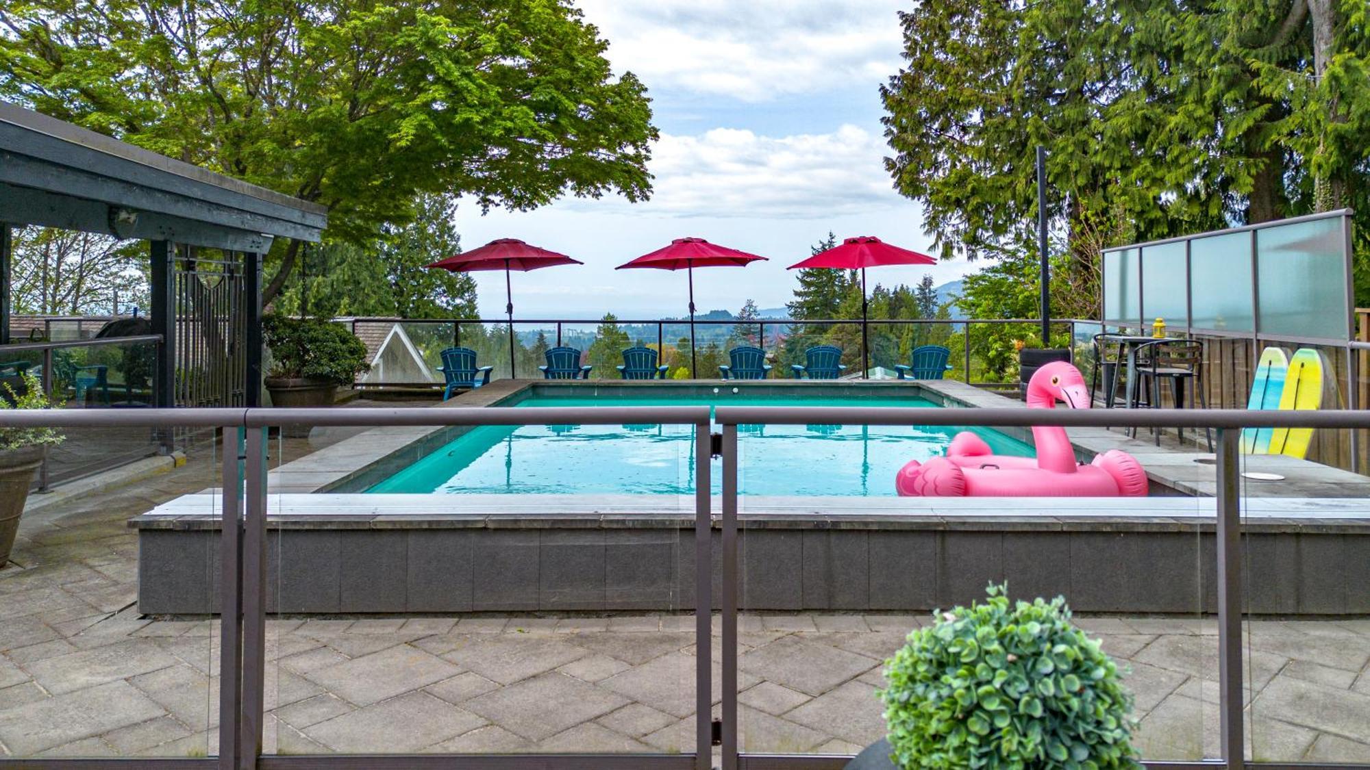 Cypress: Private Bedroom/Bathroom/Office, With Shared Pool, Hot Tub North Vancouver Zewnętrze zdjęcie